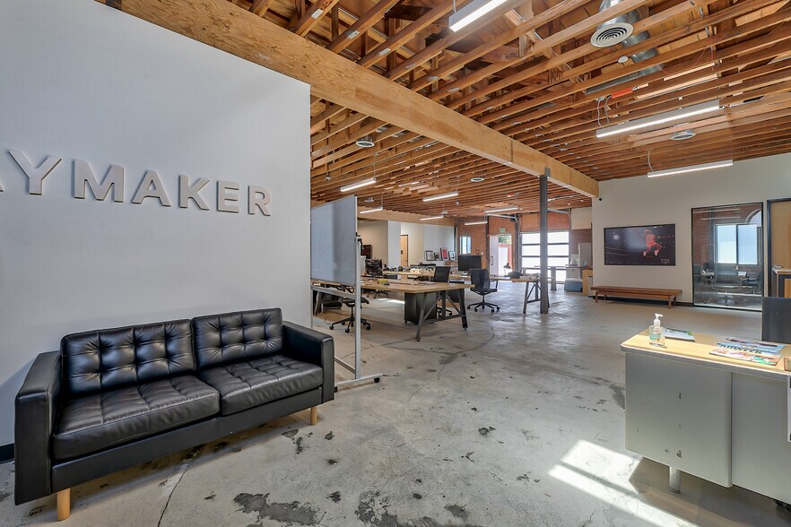 More Photos Of 4126 W Jefferson Blvd, Los Angeles Flex For Lease