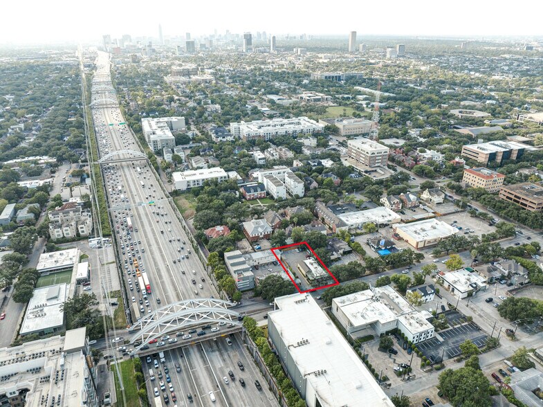 More Photos Of 4464 Montrose Blvd, Houston Specialty For Lease