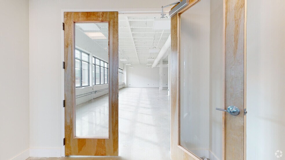 Primary Photo Of 929-933 White St, Atlanta Unknown For Lease