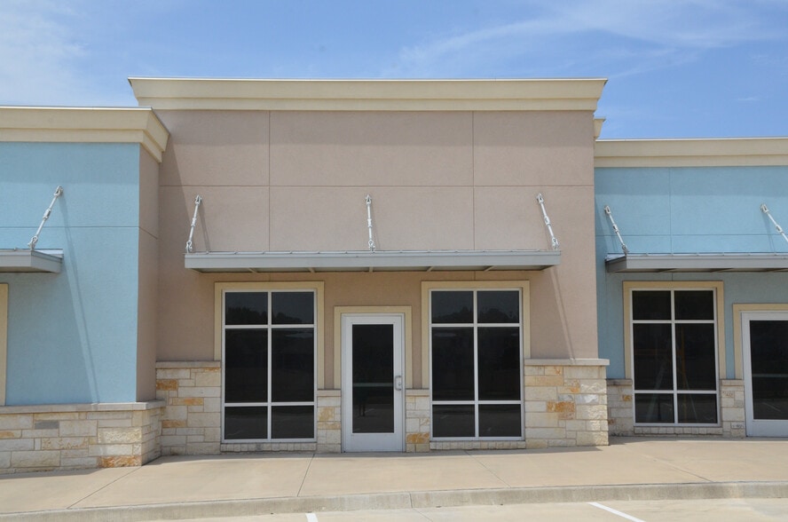 More Photos Of 5701 Mark IV Pky, Fort Worth Storefront Retail Office For Lease