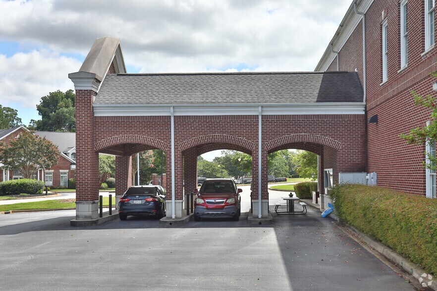 More Photos Of 501 Roper Mountain Rd, Greenville Office For Lease