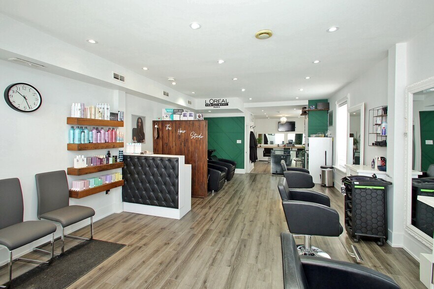 More Photos Of 10-12 Centre St, Markham Office Residential For Sale