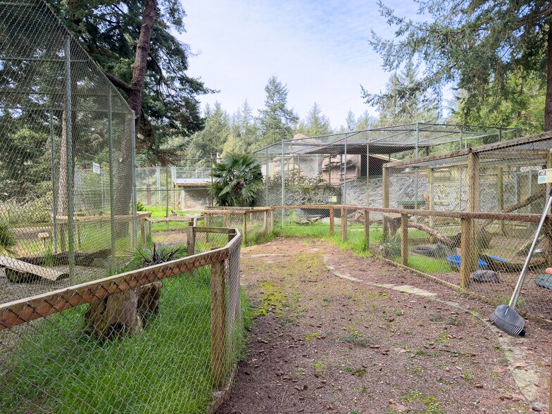 More Photos Of 46914 US-101, Bandon General Retail For Sale