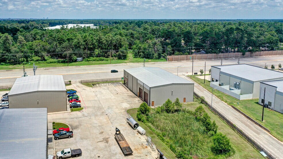 More Photos Of 828 Fm 1960 Rd, Houston Warehouse For Lease