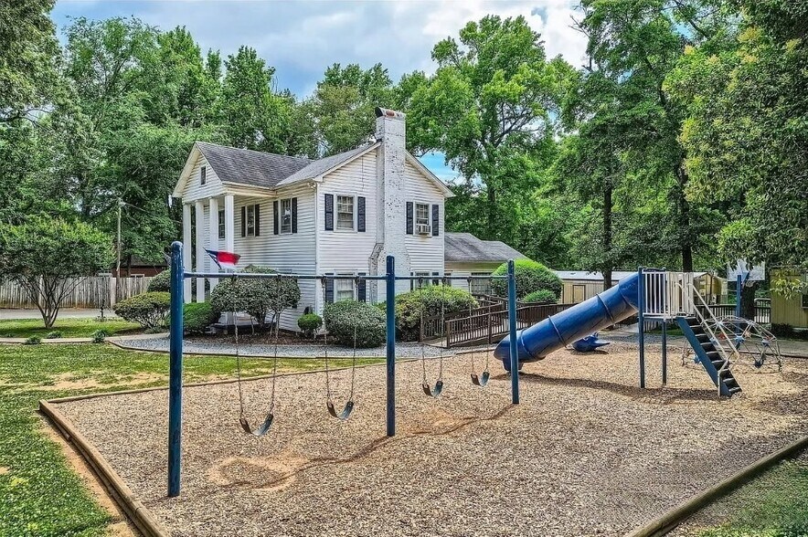 More Photos Of 5901 Statesville Rd, Charlotte Specialty For Sale