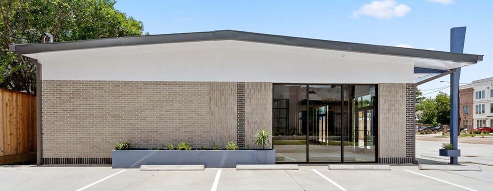 More Photos Of 1303 N Durham Dr, Houston Freestanding For Lease