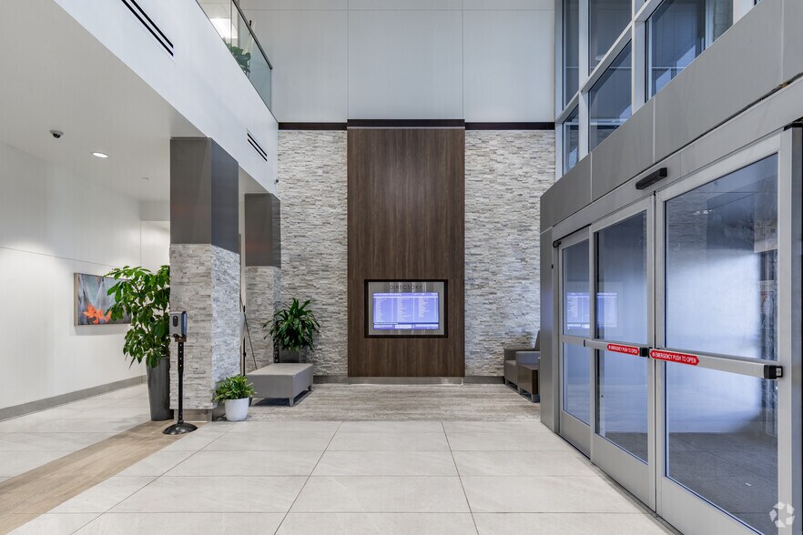 More Photos Of 540 Madison Oak Dr, San Antonio Medical For Lease