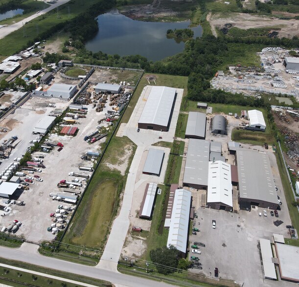 More Photos Of 5711 Schurmier Rd, Houston Warehouse For Sale