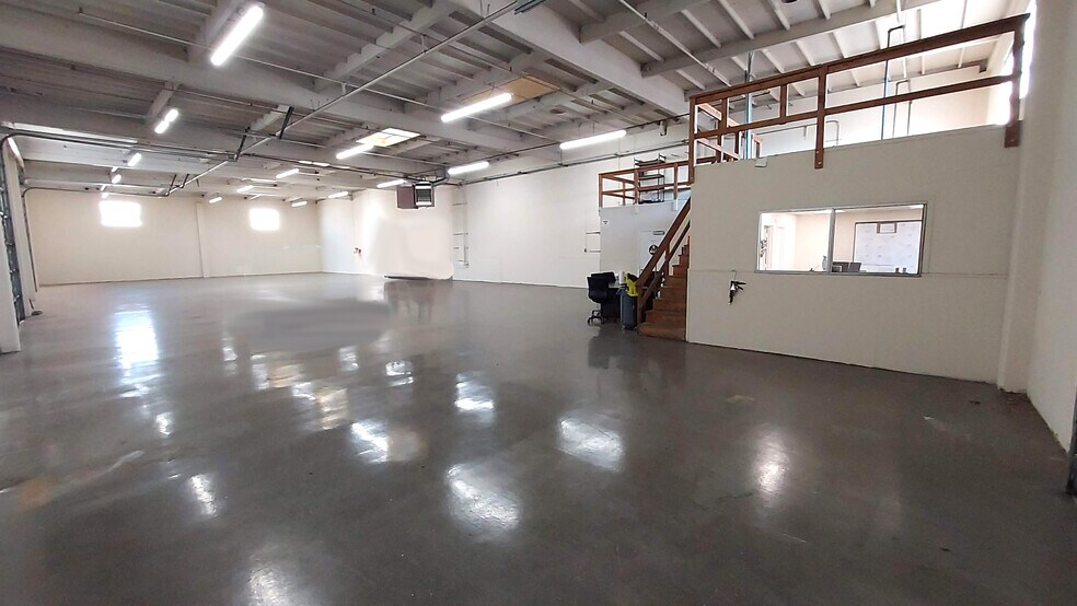 More Photos Of 29 Karen Rd, Belmont Industrial For Lease