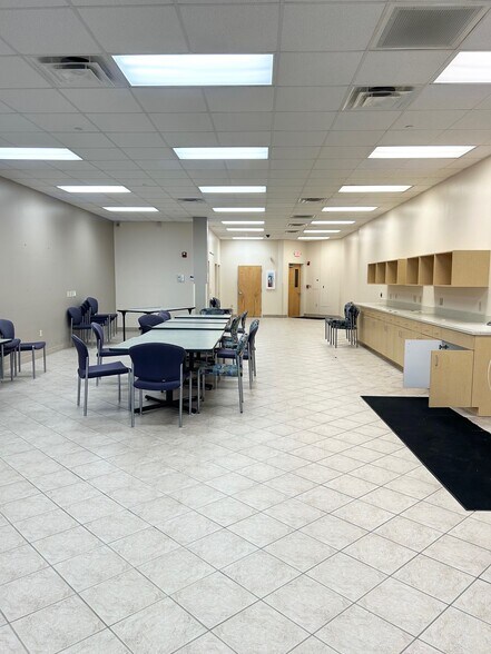 More Photos Of 9299 College Pky, Fort Myers Office For Lease