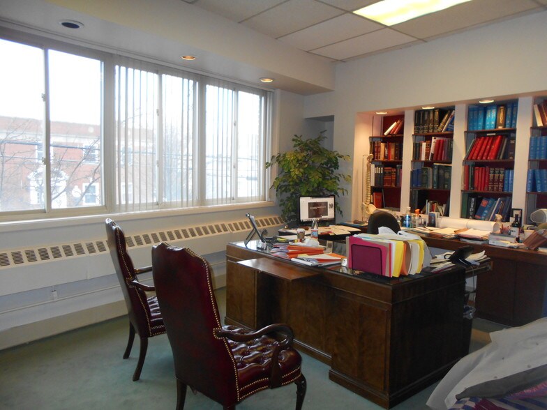 More Photos Of 334-336 Main St, West Haven Medical For Lease