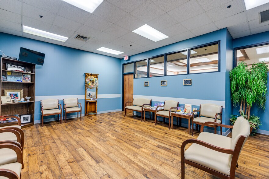 More Photos Of 102 Thomas Rd, West Monroe Medical For Sale