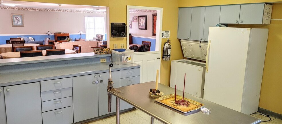 More Photos Of 5426 18th St W, Bradenton Assisted Living For Sale