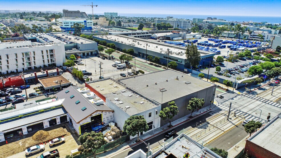 More Photos Of 700-716 Colorado Ave, Santa Monica Industrial For Sale