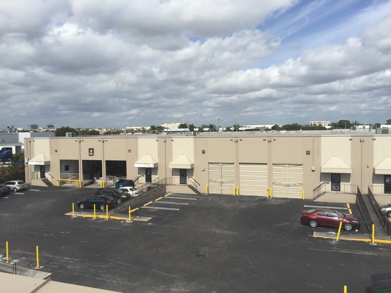 More Photos Of 2930-2960 NW 72nd Ave, Miami Warehouse For Lease