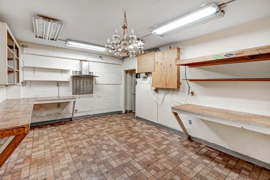 More Photos Of 376 N D St, San Bernardino Storefront Retail Office For Sale