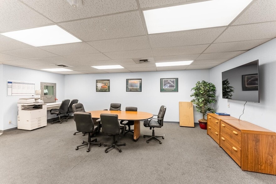 More Photos Of 11211 Pellicano Dr, El Paso Flex For Sale