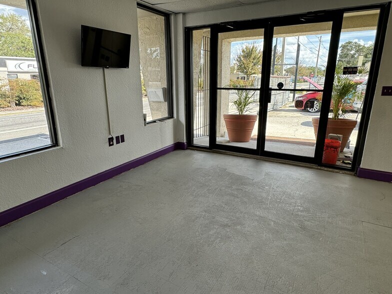 More Photos Of 1211 E Main St, Lakeland Auto Dealership For Lease