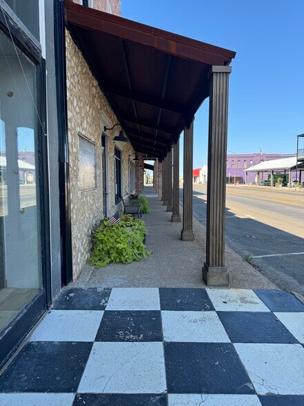 More Photos Of 221 S Main St, Mcgregor Storefront Retail Office For Sale