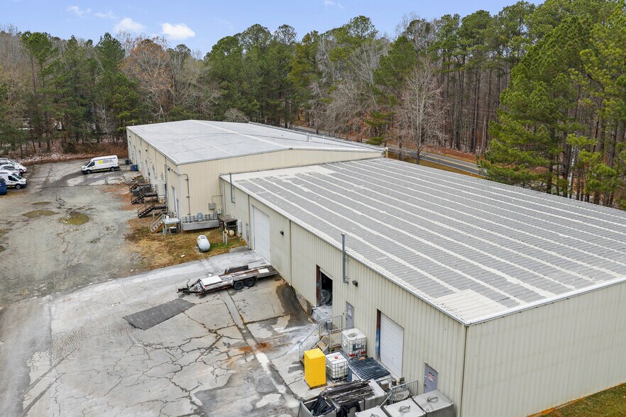 More Photos Of 3337 Air Park Rd, Fuquay Varina Light Manufacturing For Sale