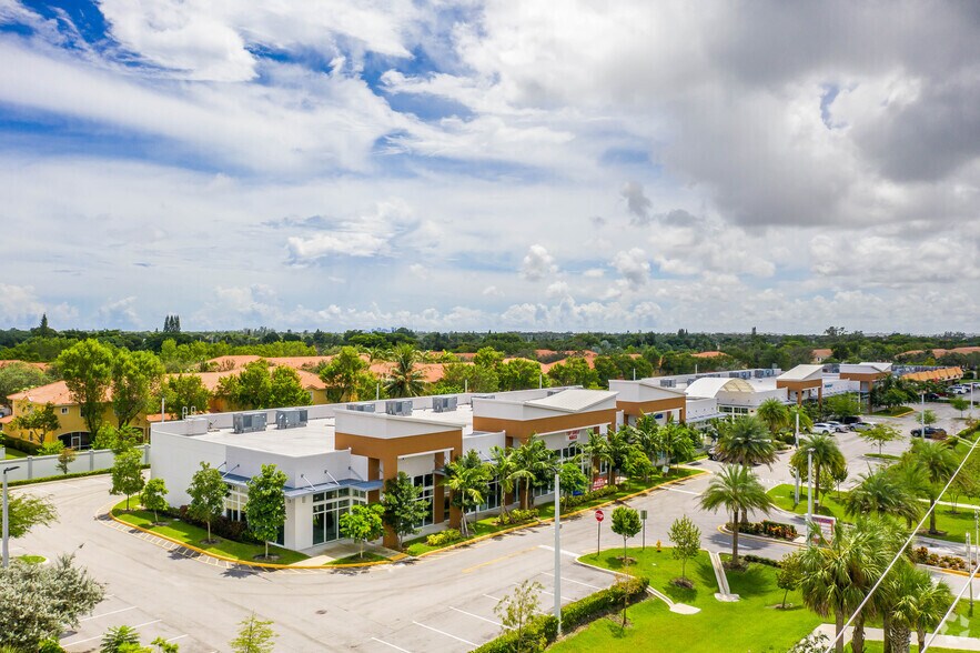 More Photos Of 6510-6596 N University Dr, Tamarac Storefront Retail Office For Lease