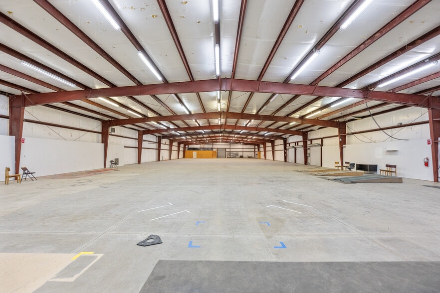 More Photos Of 19225 Main St W, Huntingdon General Retail For Sale