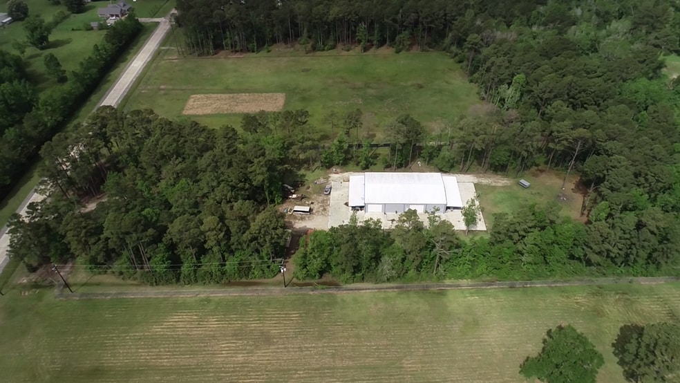 More Photos Of 202 W Stroker Rd, Crosby Warehouse For Lease