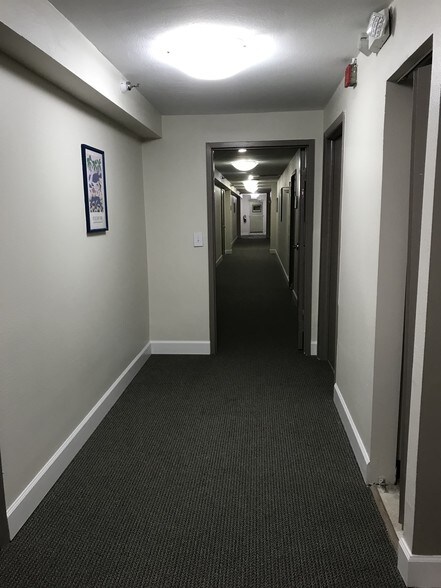 More Photos Of 2211 Widman Way, Fort Myers Loft Creative Space For Lease