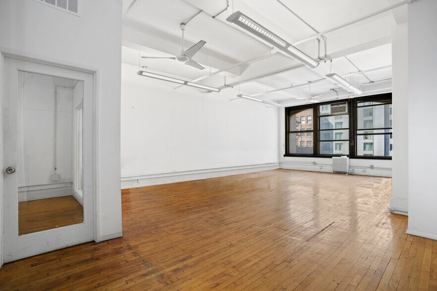 More Photos Of 134 W 26th St, New York Loft Creative Space For Sale