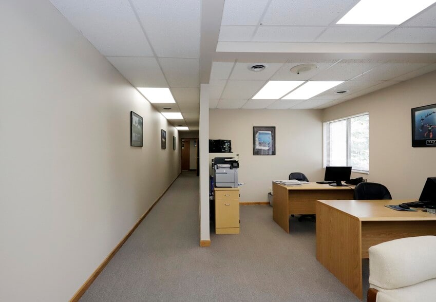More Photos Of 1 Welby Rd, New Bedford Office For Sale