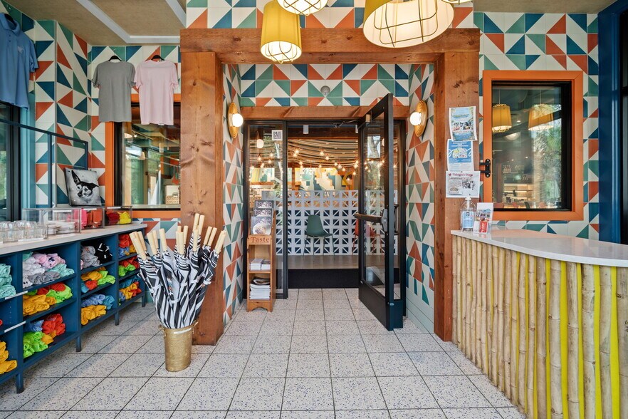 More Photos Of 14 Folly Field Rd, Hilton Head Island Restaurant For Lease