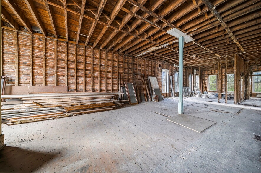 More Photos Of 2699 E Center St, North Kingsville Apartments For Sale