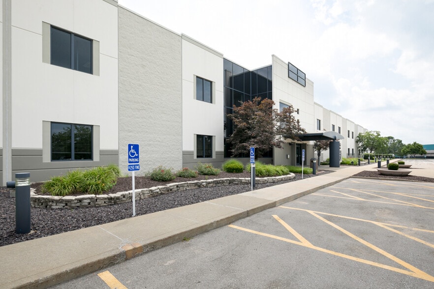 More Photos Of 7650 Magna Dr, Belleville Medical For Lease