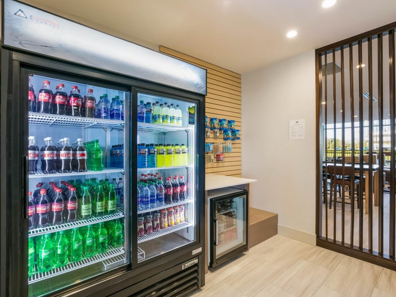 More Photos Of 10573 Brightman Blvd, Jacksonville Hotel For Sale