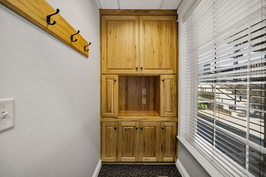 More Photos Of 104 E 200 N, Logan Office For Sale