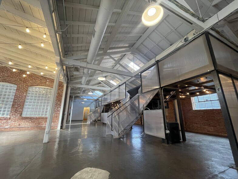 More Photos Of 2662-2684 Lacy St, Los Angeles Loft Creative Space For Lease