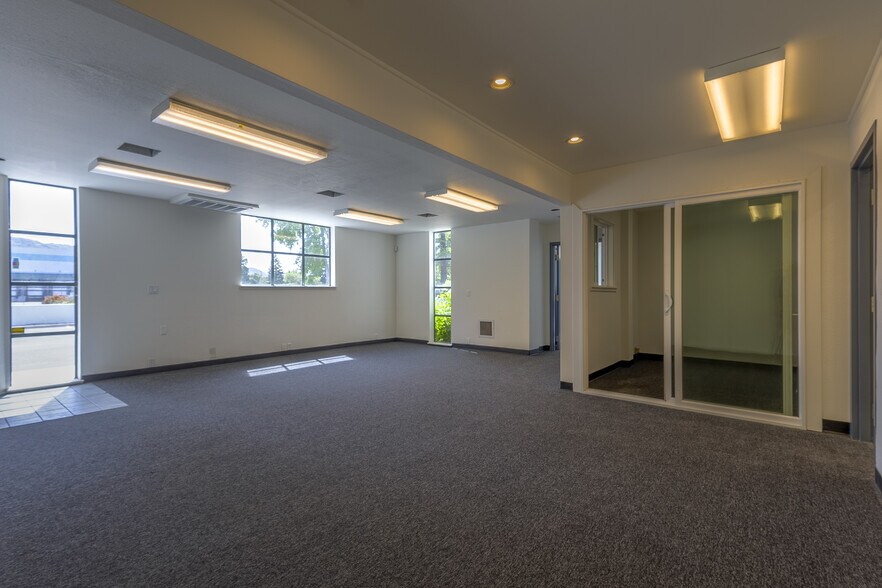 More Photos Of 2995 Dutton Ave, Santa Rosa Warehouse For Lease
