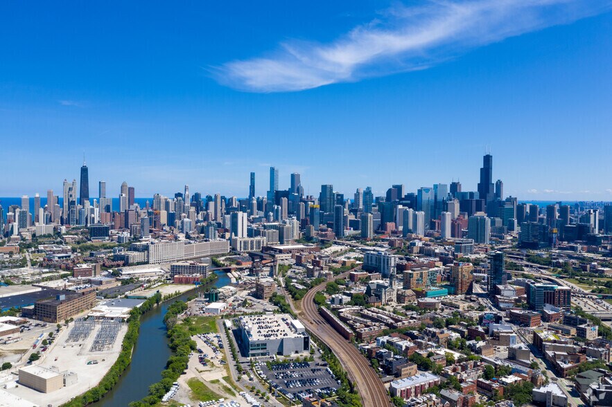 More Photos Of 730 N Milwaukee Ave, Chicago Apartments For Lease