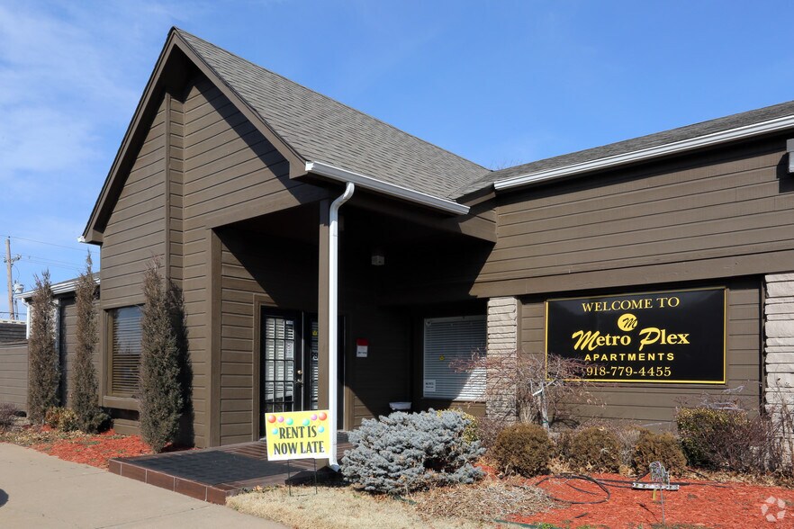 More Photos Of 2302 S 137th East Ave, Tulsa Apartments For Sale