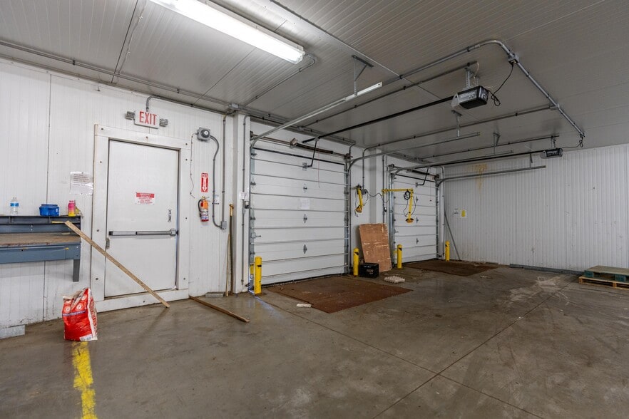 More Photos Of 2280 Deerfield Ave N, Dalton Industrial For Sale