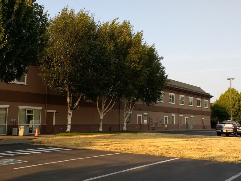 More Photos Of 3906 S 74th St, Tacoma Office For Sale
