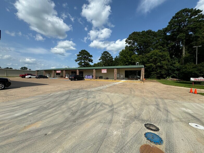 More Photos Of 9421 S Hwy 165, Woodworth Service Station For Sale
