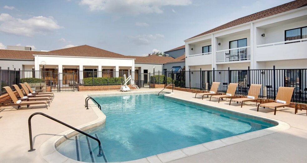 More Photos Of 4165 Proton Dr, Addison Hotel For Sale