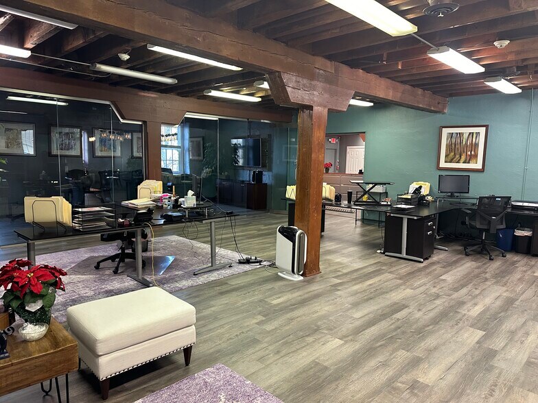 More Photos Of 10 N Main St, Yardley Office For Lease