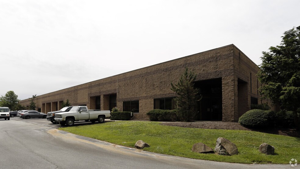 More Photos Of 24 Hagerty Blvd, West Chester Flex For Lease