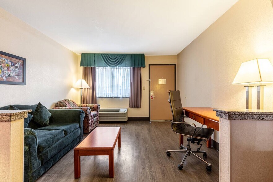More Photos Of 6045 Macon Cv, Memphis Hotel For Sale