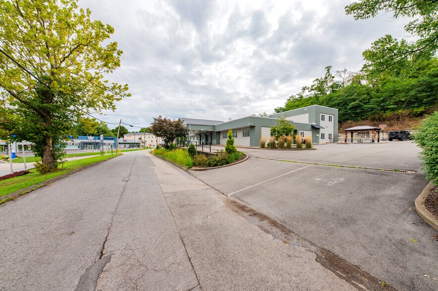More Photos Of 900 Fairmont Rd, Morgantown Office For Sale
