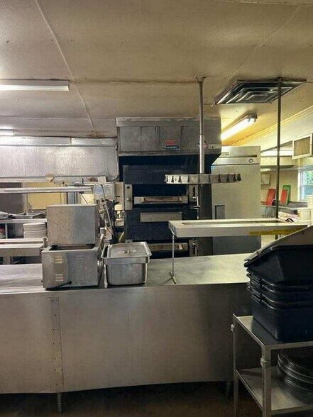 More Photos Of 508 W State St, Black Mountain General Retail For Sale