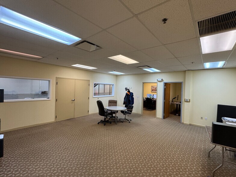 More Photos Of 21600 Miles Rd, North Randall Flex For Lease