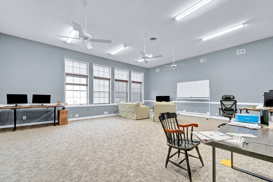 More Photos Of 601-607 White Horse Pike, Hammonton Office For Sale